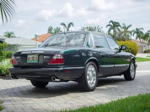 Gray 2001 Jaguar XJ Vanden Plas