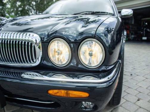 Gray 2001 Jaguar XJ Vanden Plas