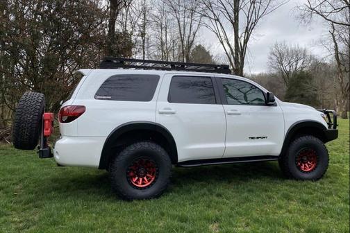 Super White 2018 Toyota Sequoia SR5