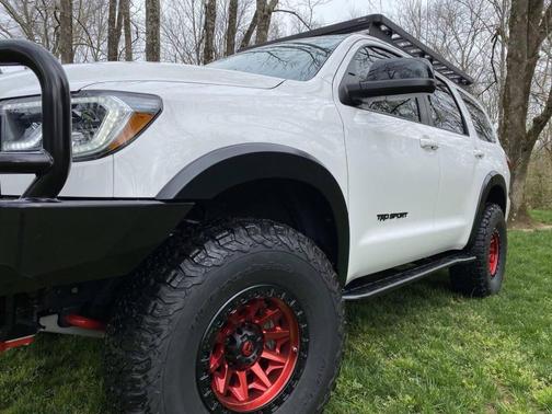 Super White 2018 Toyota Sequoia SR5