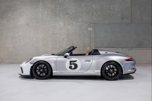 2019 Porsche 911 Speedster 2dr Convertible