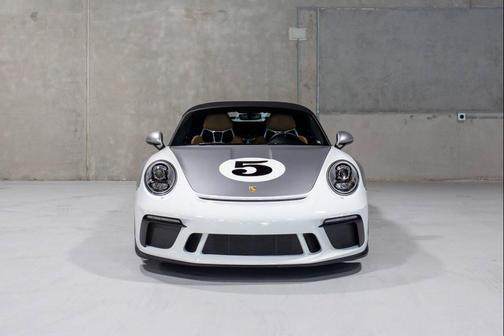 2019 Porsche 911 Speedster 2dr Convertible