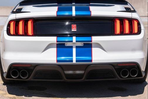 2017 Ford Shelby GT350 Base