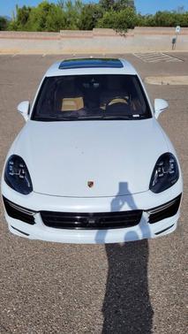 Rhodium Silver Metallic 2017 Porsche Cayenne Turbo S