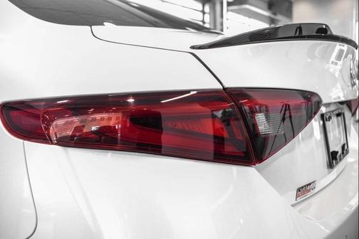 Trofeo White Tri-Coat 2018 Alfa Romeo Giulia Quadrifoglio