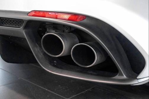 Trofeo White Tri-Coat 2018 Alfa Romeo Giulia Quadrifoglio