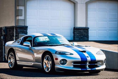 Gray 1999 Dodge Viper GTS