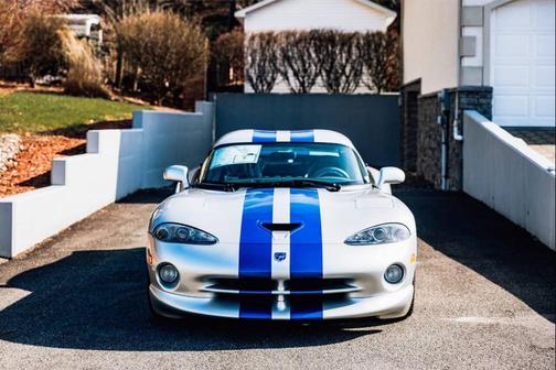Gray 1999 Dodge Viper GTS