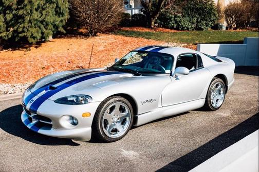 Gray 1999 Dodge Viper GTS
