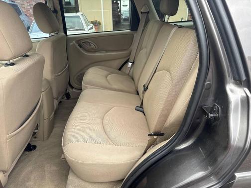 2006 Mazda Tribute s