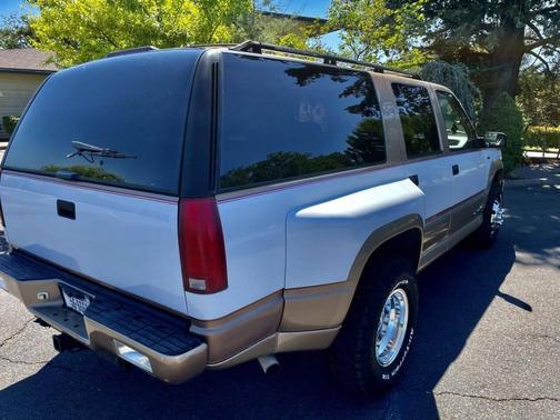 Black 1995 GMC Suburban SL