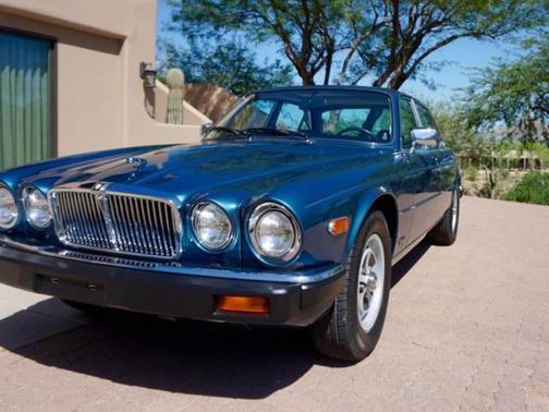 1986 Jaguar XJ XJ6 4dr Sedan