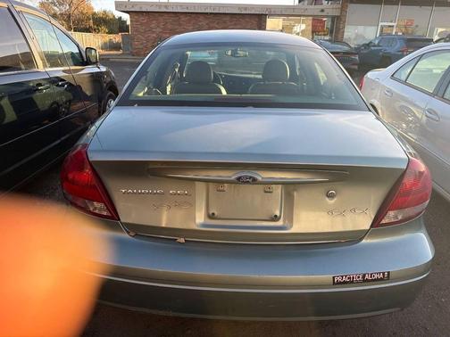 2005 Ford Taurus SEL