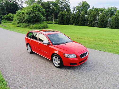 2010 Volvo V50 T5 R Design AWD 4dr Wagon