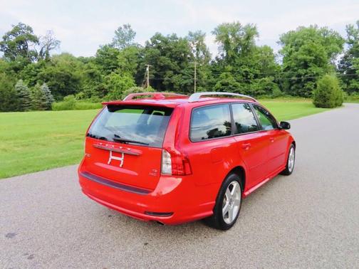 2010 Volvo V50 T5 R Design AWD 4dr Wagon