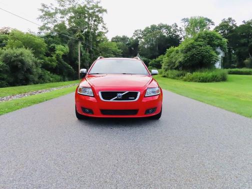 2010 Volvo V50 T5 R Design AWD 4dr Wagon