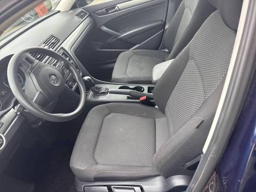 2014 Volkswagen Passat 1.8T S