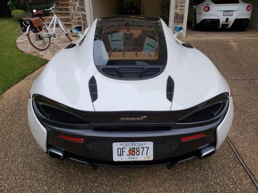 2017 McLaren 570GT Base