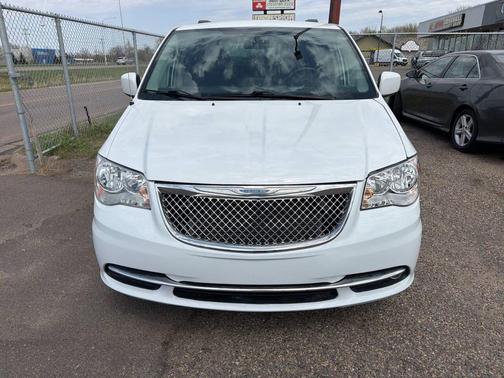 Bright White Clearcoat 2016 Chrysler Town & Country Touring