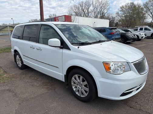 Bright White Clearcoat 2016 Chrysler Town & Country Touring