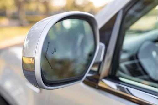 White Diamond Tricoat 2013 Cadillac Escalade Luxury