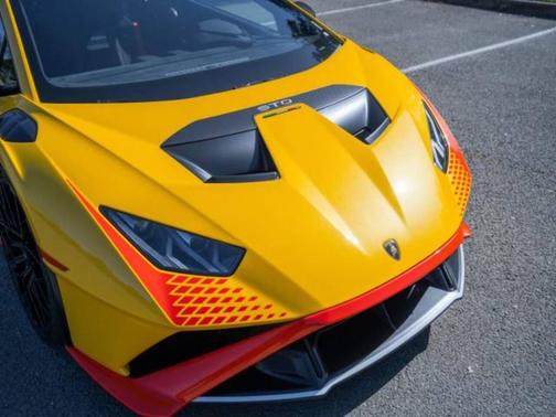2023 Lamborghini Huracan STO Coupe