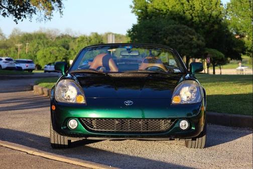 Super White 2003 Toyota MR2 Base 2dr Convertible