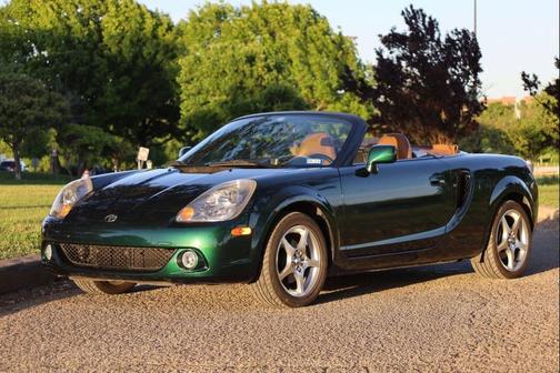 Super White 2003 Toyota MR2 Base 2dr Convertible