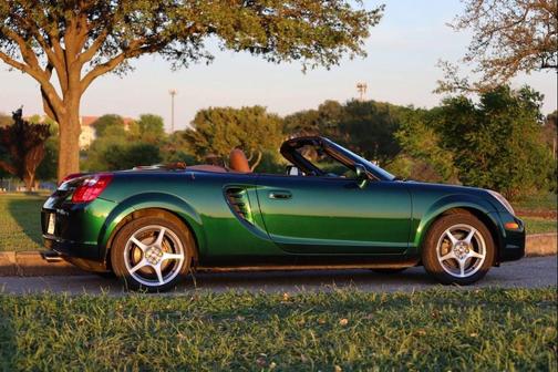 Super White 2003 Toyota MR2 Base 2dr Convertible