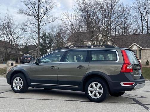 Black Stone 2011 Volvo XC70 3.2