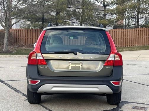 Black Stone 2011 Volvo XC70 3.2