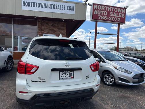 Pearl White Tricoat 2020 Nissan Pathfinder SV 4WD