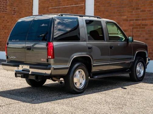1999 GMC Yukon Denali