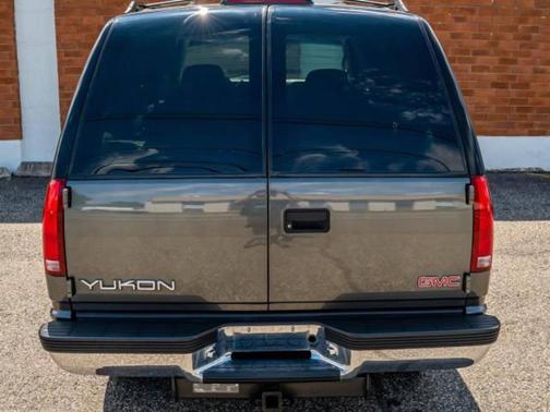 1999 GMC Yukon Denali