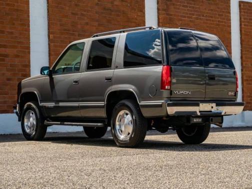 1999 GMC Yukon Denali