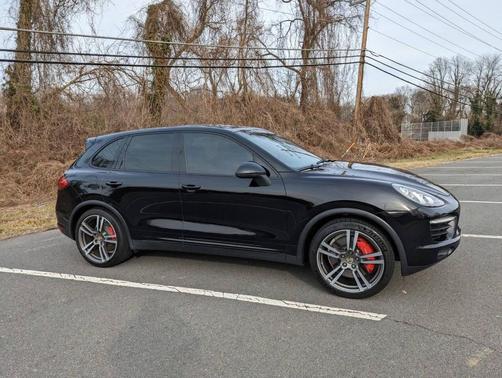 Classic Silver Metallic 2011 Porsche Cayenne Turbo