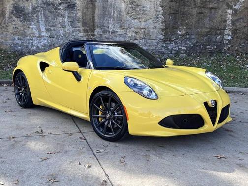 2016 Alfa Romeo 4C Spider Base