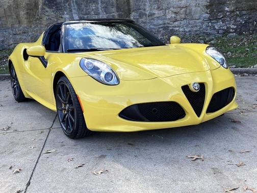 2016 Alfa Romeo 4C Spider Base