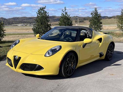 2016 Alfa Romeo 4C Spider Base