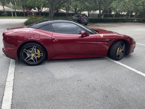 2016 Ferrari California T
