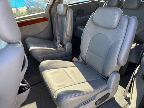 2007 Chrysler Town & Country Limited