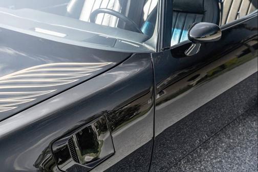 White 1981 Pontiac Firebird Trans Am 2dr Coupe