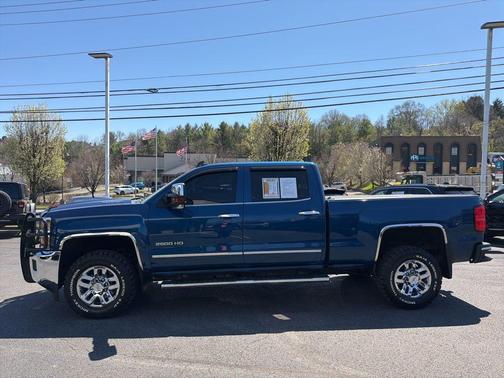 Deep Ocean Blue Metallic 2017 Chevrolet Silverado 2500 LTZ