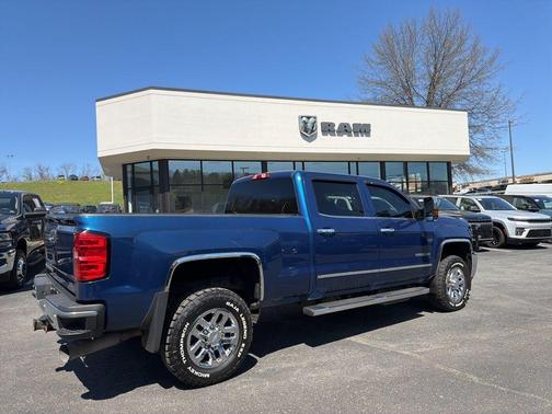 Deep Ocean Blue Metallic 2017 Chevrolet Silverado 2500 LTZ