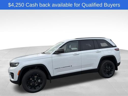 2025 Jeep Grand Cherokee Laredo