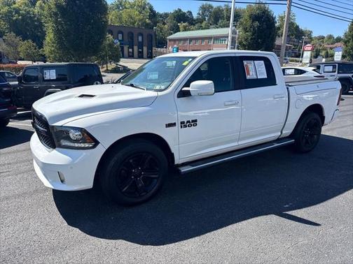 2017 RAM 1500 Night Crew Cab 4x4 57' Box
