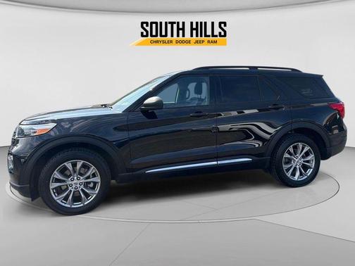 Black Metallic 2023 Ford Explorer XLT
