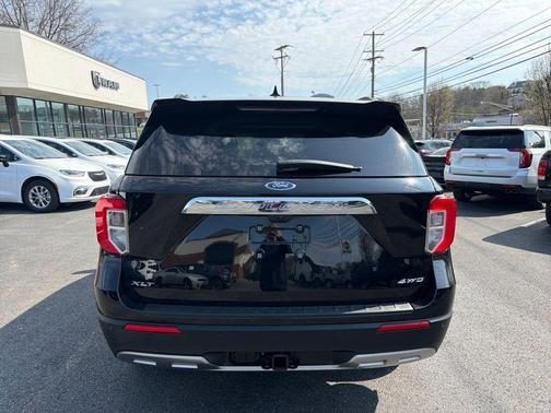 Agate Black Metallic 2023 Ford Explorer XLT