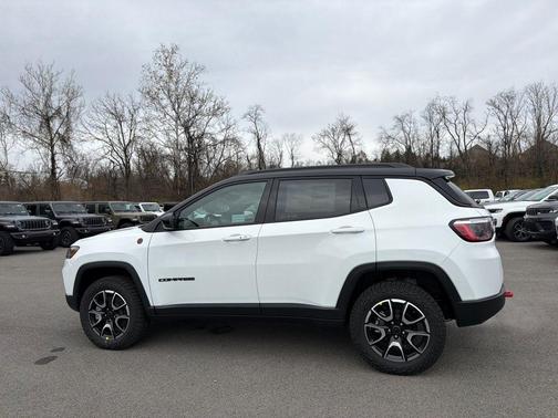 Bright White Clearcoat 2026 Jeep Compass Trailhawk