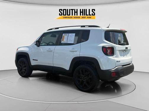 Alpine White 2017 Jeep Renegade Altitude